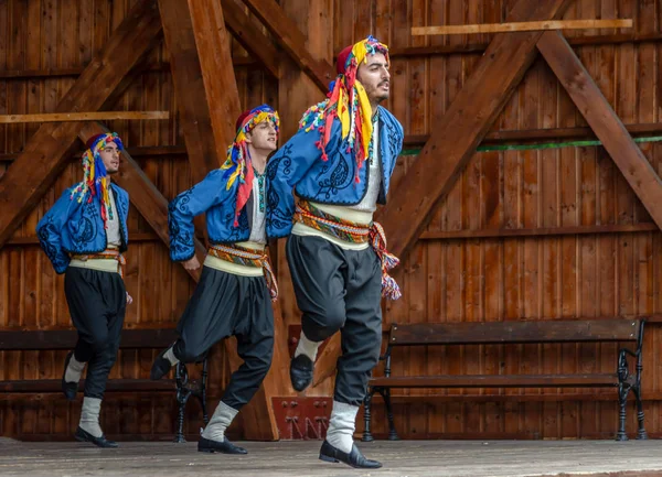 Romania Timisoara Julio 2018 Jóvenes Bailarines Turcos Traje Tradicional Presentes — Foto de Stock