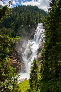 Avusturya (Krimmler Wasserfaelle krimml şelaleler etkileyici görünüm)