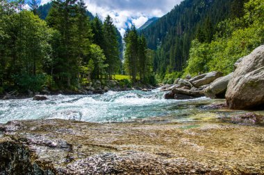 Avusturya (Krimmler Wasserfaelle krimml şelaleler Nehri)