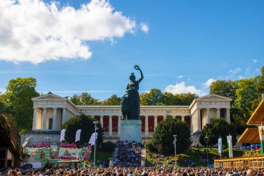 Almanya/Münih/oktoberfest - 22 Eylül 2018: Heykel Bavyera dünya - Münih octoberfest en büyük halk Festivali