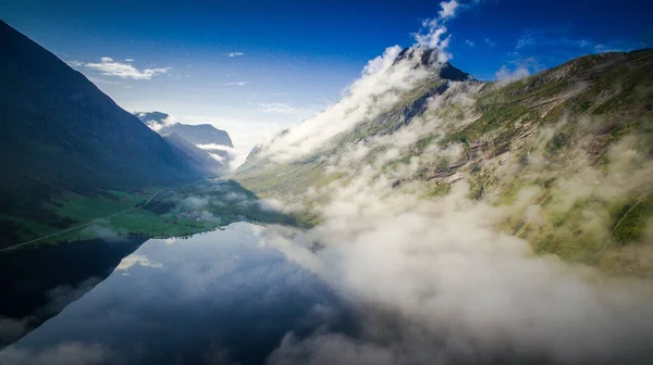 Panorama Krajiny Norsku Pohled Fjord Skály Útesu Horské Jezero Kamenné — Stock fotografie