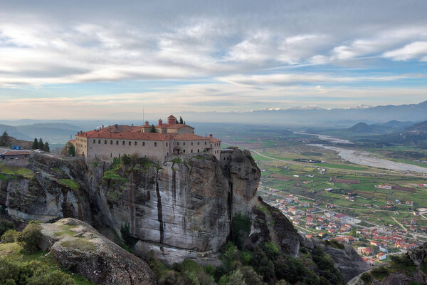 Монастырь в Метеоре, Северная Греция весной 2018 года
