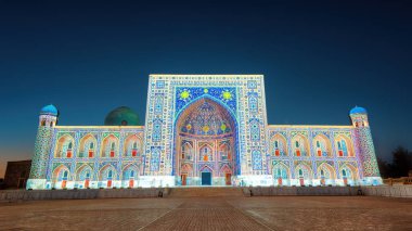 Şehir Merkezi Semerkant Özbekistan'ın Registan Meydanı