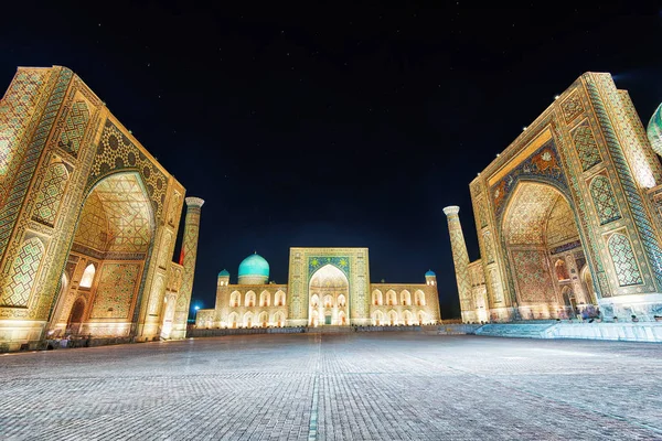 Πλατεία Τζαμί Registan Πόλης Κέντρο Του Σαμαρκάνδη Στο Ουζμπεκιστάν — Φωτογραφία Αρχείου