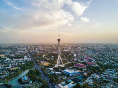 Taşkent Tv Tower Hava atış günbatımı sırasında Özbekistan