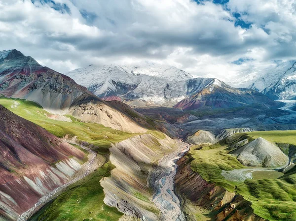 Mount Λένιν Φαίνεται Από Basecamp Στην Κιργιζία Λαμβάνονται Αυγούστου 2018 — Φωτογραφία Αρχείου