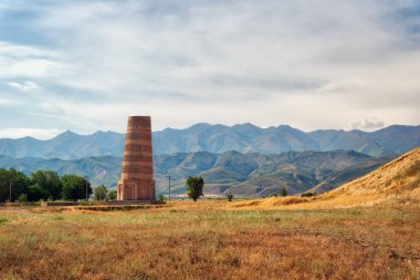 Bişkek, Kırgızistan, Ağustos 2018 yılında alınan yakın Burana Kulesi