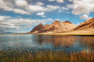 Ozero göller Tacikistan Ağustos hdr içinde alınan 2018 yılında alınan Pamir karayolu boyunca
