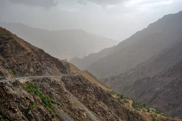 Cruzando Paso Khaburabot Autopista Pamir Tomada Tayikistán Agosto 2018 Tomada — Foto de Stock