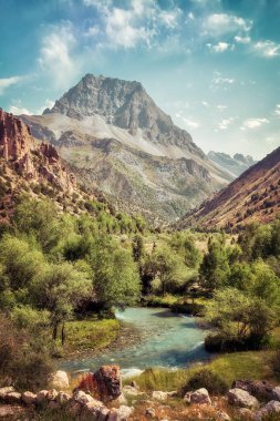 Fan dağ nehir ve taş kulübe, Tacikistan Ağustos hdr içinde alınan 2018 yılında alınan