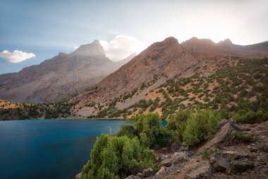 Fann dağlar, Tacikistan Ağustos hdr içinde alınan 2018 yılında alınan gölde Alaudin