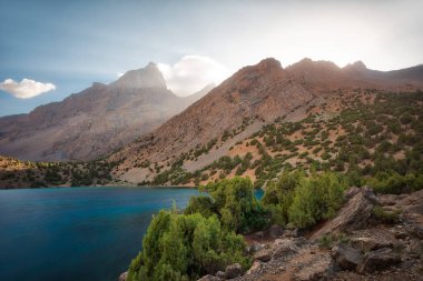 Fann dağlar, Tacikistan Ağustos hdr içinde alınan 2018 yılında alınan gölde Alaudin