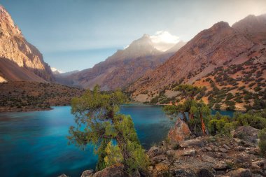 Fann dağlar, Tacikistan Ağustos hdr içinde alınan 2018 yılında alınan gölde Alaudin