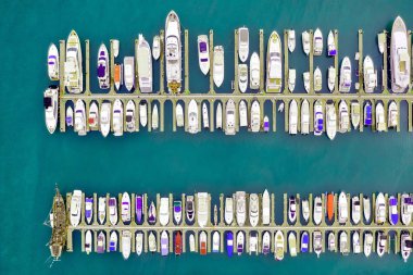 Yukarıdan, Aralık hdr içinde alınan 2018 yılında çekilen Kuveyt Kuveyt Marina Dükkanı