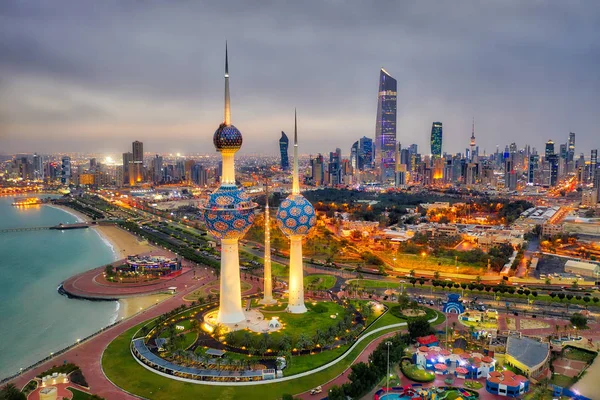 Kuwait Tower City Skyline Brillando Por Noche Tomada Kuwait Diciembre — Foto de Stock