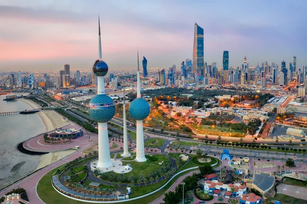 Kuwait Tower City Skyline Brillando Por Noche Tomada Kuwait Diciembre — Foto de Stock