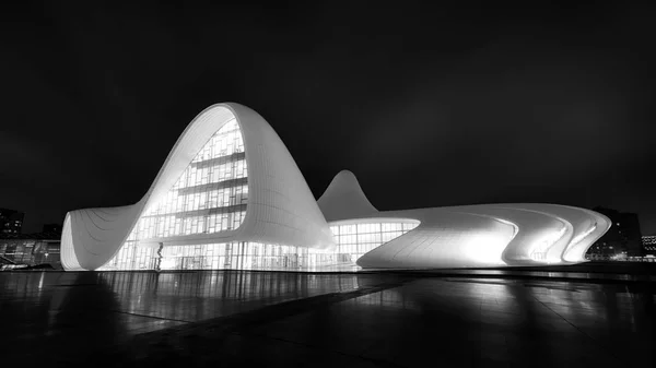 阿塞拜疆巴库海达尔 阿利耶夫中心建筑于2019年1月拍摄 — 图库照片