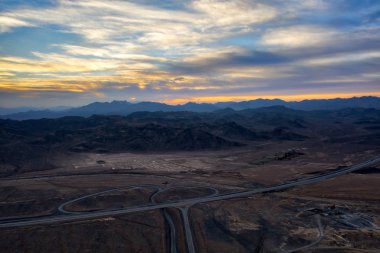Dağlar boyunca İran, Ocak ayında alınan Dasht-e Lut Çölü