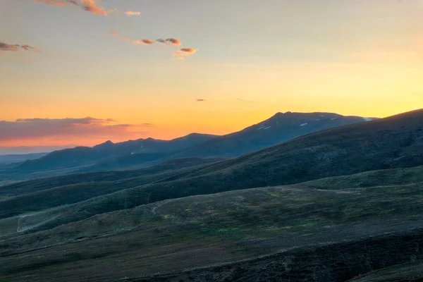 Горы в Нотерне Армения, принятые в апреле 2019 года, были взяты в h — стоковое фото