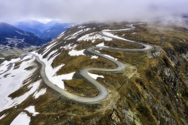 Romanya 'da kışın son karıyla Transalpina, Ma' da ele geçirildi