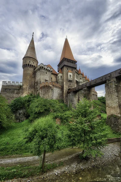 Замок Корвин в Хунедоаре, Румыния, сделан в мае 2019 года — стоковое фото