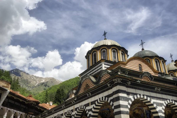 Monasterio de Rila en el centro de Bulgaria, tomada en mayo de 2019 — Foto de Stock