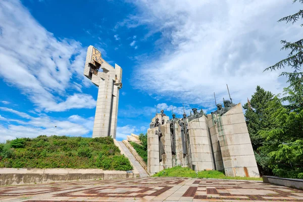 ป้อมปราการของรูปปั้น Stara Zagora, อนุสาวรีย์ธง Samara, Bul — ภาพถ่ายสต็อก