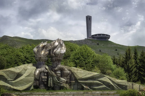 Buzludzha, Bulgaristan 'daki komünist partinin Sovyet karargahı