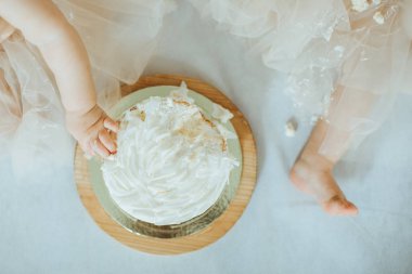 Küçük kız smash pasta