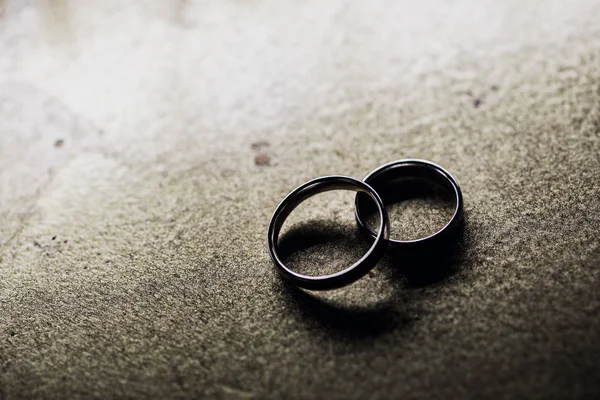 Wedding rings. Golden rings on background. married — Stock Photo, Image