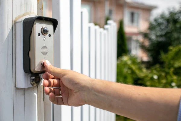 Interphone vidéo à l'entrée d'une maison — Photo