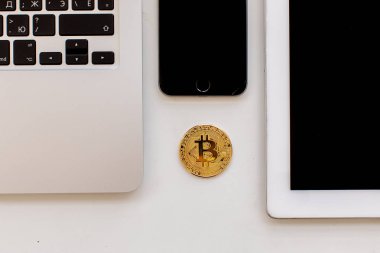 Bitcoins ve Yeni Sanal para kavramı. dikey çerçeve