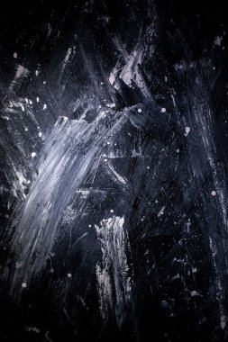 Ilginç ve modern arka planlar için fırça ve palet bıçak darbeleri ile beyaz boyalı doku. Web tasarımı ve duvar kağıtları için uygundur