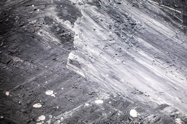 Ilginç ve modern arka planlar için fırça ve palet bıçak darbeleri ile beyaz boyalı doku. Web tasarımı ve duvar kağıtları için uygundur