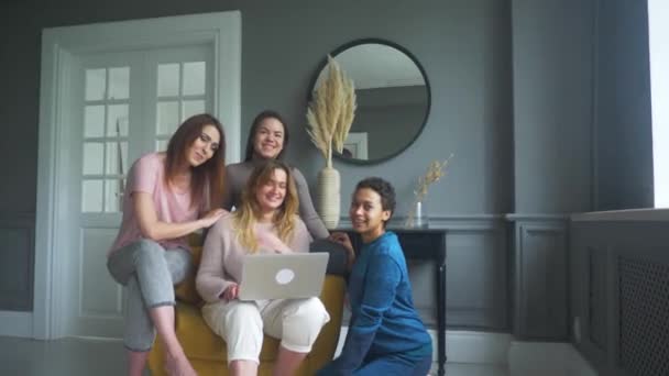 Girls best friends having fun at sleepover or hen-party, beautiful young women, celebrating, enjoying leisure time together — Stock Video