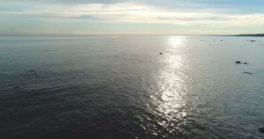 Açık deniz üzerinde uçuş.
