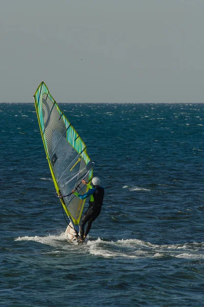 Anapa Rusland Juni 2020 Recreatieve Watersport Windsurfen Windsurfer Surfen Wind — Stockfoto