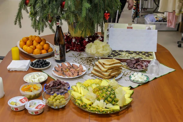 Yeni yıl yeni yıl meyve bir tablo