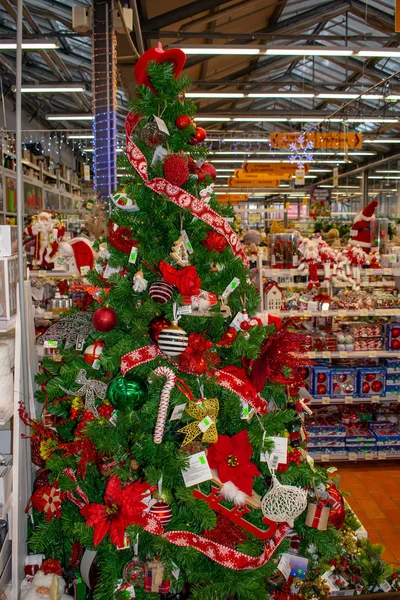 Новорічно-різдвяні прикраси у вигляді іграшки Санта-Клауса gnome — стокове фото