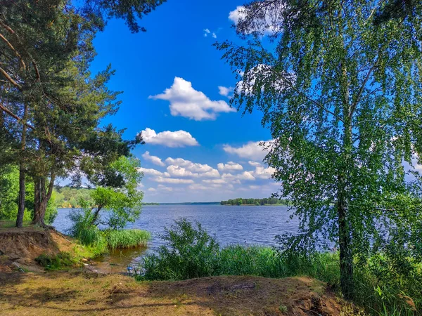 Nuvens céu azul pesca no início da manhã Imagens De Bancos De Imagens Sem Royalties