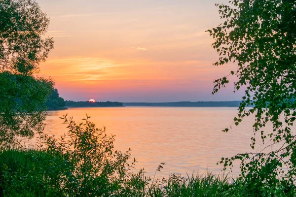 Mraky modrá obloha rybaření časně ráno — Stock fotografie