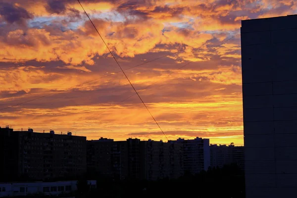 Günbatımı Mimari Yapı Dış Bulut Gökyüzü Turuncu Renk Şehir Silueti — Stok fotoğraf