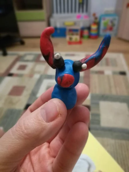  insan eli vücut parçası bir kişi gerçek insanlar odak ön plan yaratıcılık çok üzerinde tutan sanat ve el sanatları boş zaman renkli