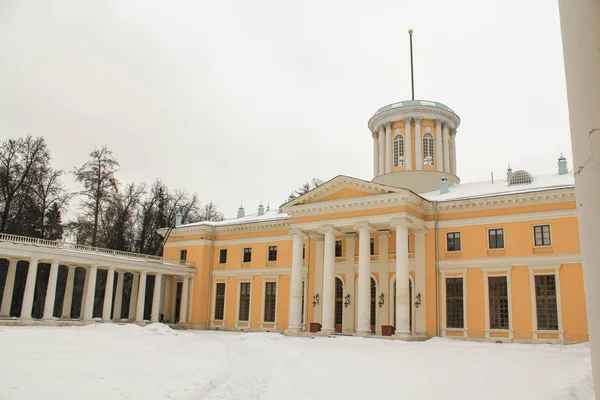 Neve Freddo Inverno Costruito Struttura Architettura Edificio Esterno Cielo Albero — Foto Stock