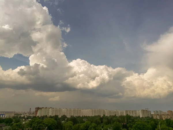 cloud sky building exterior Architecture built structure City no people day outdoors Tree Plant environment beauty in Nature