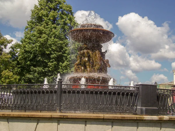 Architecture Built Structure Tree Sky Cloud Plant Day Nature Fountain — Stock Photo, Image