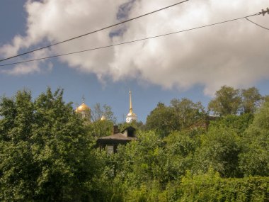 Ağaç bitki mimarisi bulut gökyüzü yapısı Doğa bina dış ibadet hiçbir insanlar din inanç yer inşa. 
