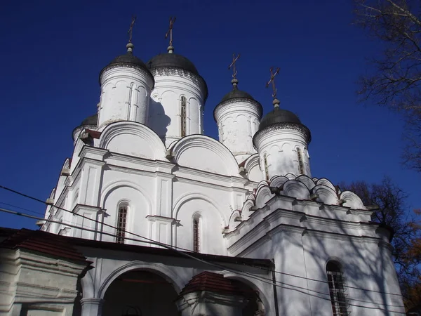 Widok Zewnętrzny Kąt Low Architektura Budynek Zbudowany Struktura Niebo Przekonanie — Zdjęcie stockowe