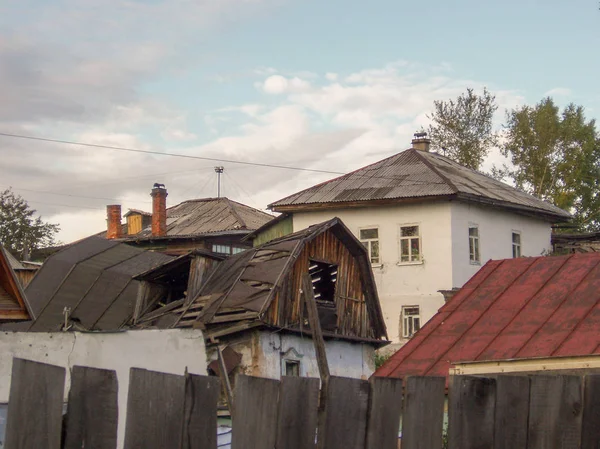Θέα Από Παλιά Πέτρινα Και Ξύλινα Σπίτια Σπασμένες Στέγες — Φωτογραφία Αρχείου
