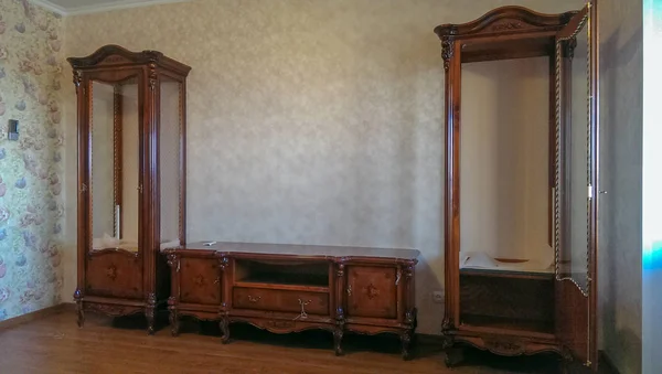 Möbler Set Med Glas Fönster Och Skåp Bakgrunden Beige Vägg — Stockfoto